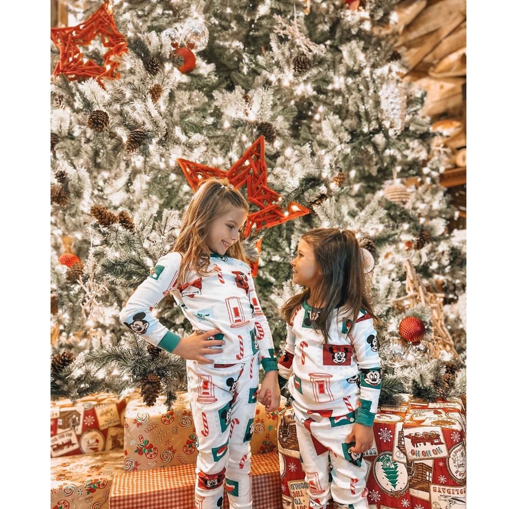 2pc Snuggly Soft Mickey And Minnie Christmas Pajama Set - Picture 3 of 6